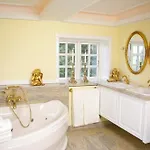 Skrøbelev Gods Manor House 4*