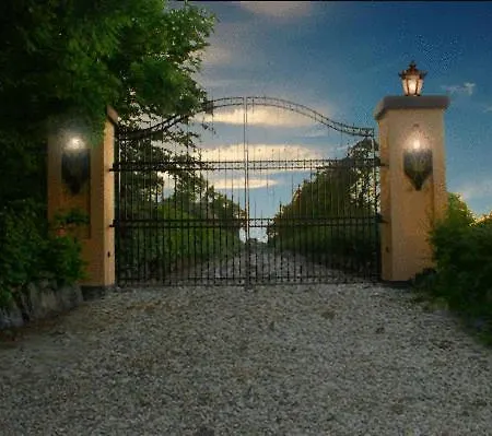 Hotel Skrobelev Gods Manor House