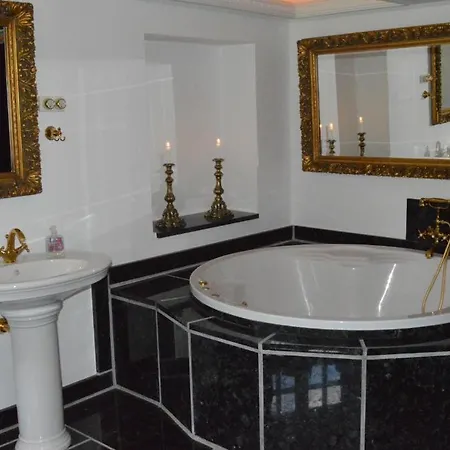 Hotel Skrobelev Gods Manor House Rudkobing