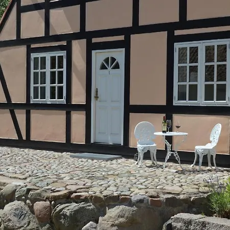 Hotel Skrobelev Gods Manor House Rudkobing