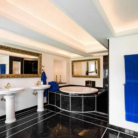 Hotel Skrobelev Gods Manor House 4*