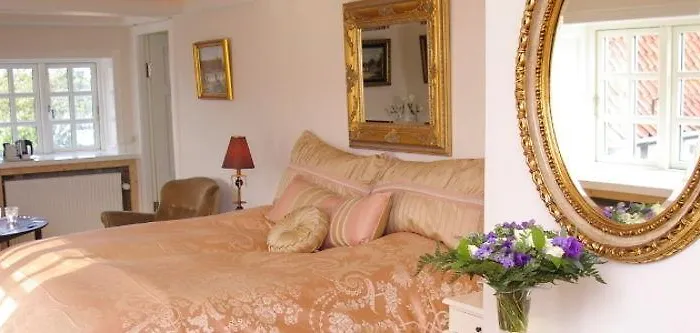 Skrobelev Gods Manor House Hotel
