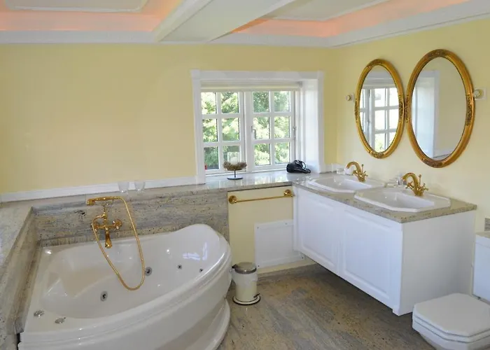 Hotel Skrobelev Gods Manor House Rudkøbing